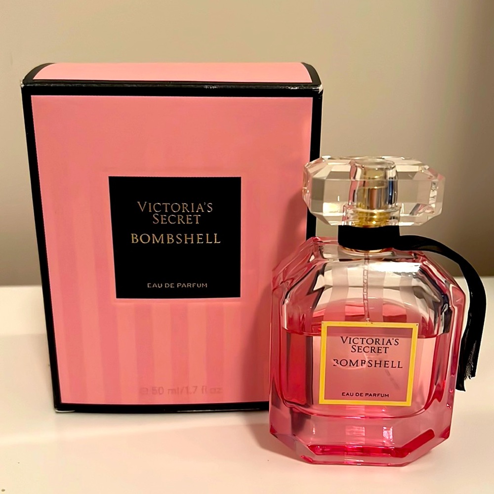 Victoria’s Secret Bombshell Eau De Parfum gently used